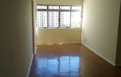 Imagem 3: Apto bem conservado 02 amplos dormitórios com armários, sala grande