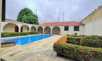 Imagem: /Alugo casa com 4 suítes - piscina e quintal