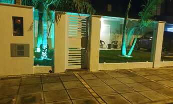 Imagem 3: Casa mobiliada no centro de Xangri-Lá, casa com anexo no fundo, próxima ao mar