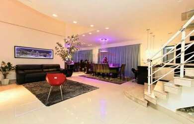 Imagem 4: CASA COM PISCINA PARA LOCAÇÃO !! 4 suites !!!