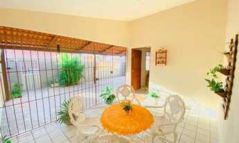 Imagem: Casa à venda com 3 quartos, 2 suítes