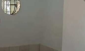 Imagem 3: Alugo casa 2 quartos 1 dispensa2 lbamheiro suite quintal