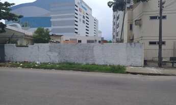 Imagem: Amaro Ventura vende terreno a 300 metros