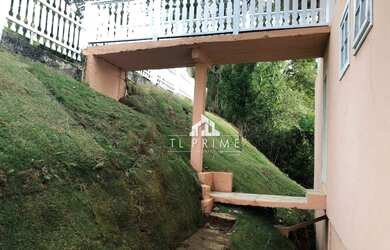 Imagem 4: Casa Triplex com vista livre montanhas