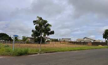 Imagem 3: Terreno Said Salomao. Terreno de 300 m2. Av Equador. Parcialmente murado