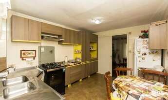 Imagem 5: Casa com 5 dormitórios em rua calma, próxima ao Barra Shopping