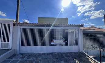 Imagem: Casa Térrea a Venda em Curitiba - Bairro