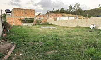 Imagem 3: Terreno plano em loteamento ja com água e ponto de luz