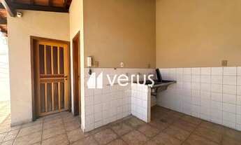 Imagem 5: Casa para aluguel tem 234 m² com 04 quartos no Bairro Custódio Pereira em Uberlândia - MG