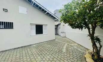 Imagem 3: Excelente casa térrea disponível para fins comerciais ou residenciais