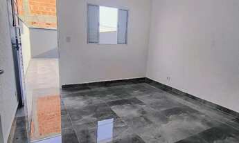 Imagem 2: Bela casa c/ 1 dorm. no Cajuru. Amplo quintal. Espaço para ampliar. Aceita financiamento