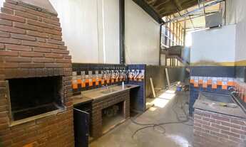 Imagem 3: Galpão Comercial a venda com 427m² - Estrutura completa para negócios em Londrina!