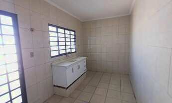 Imagem 6: Casa para Aluguel com 2 Dormitórios e 2 Vagas na Rua Alexandre Fávero