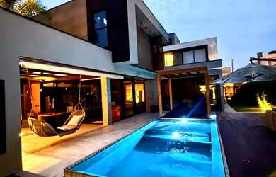 Imagem 2: Oportunidade - Casa moderna Reserva do Paratehy - 4 Dormitórios - 560m² - PORTEIRA FECHADA