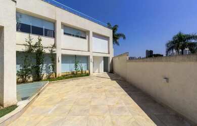 Imagem 2: Casa para Locação em Curitiba, Hugo Lange, 6 dormitórios, 3 suítes, 6 banheiros, 7 vagas