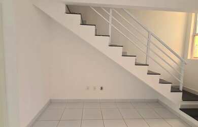 Imagem 2: Casa Dúplex em Condomínio Fernando com 2 quartos Próximo a Maria Lacerda
