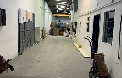 Imagem 3: Galpão Comercial à Venda em São Paulo-SP, Bairro Ipiranga, 2 Salas, 3 Banheiros, 252m² de