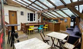 Imagem 5: Casa (Hostel) 7 quartos sendo 5 suítes-Lagoa da Conceição (Canto dos Araçás