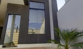 Imagem 2: Casa para venda com 123 metros quadrados com 3 quartos, 1 suite, garagem para 2 carros