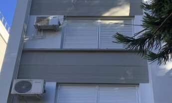 Imagem 4: Apartamento 2 dorms de frente com garagem, rua calma