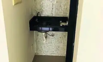 Imagem 4: Sala Comercial para Venda em Vila Velha, Praia da Costa, 1 banheiro, 1 vaga