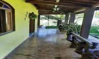 Imagem 5: Casa de condomínio para venda possui 200 metros quadrados com 3 quartos