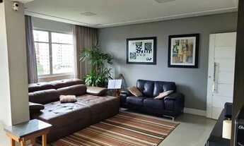 Imagem 5: Apartamento com 4 quartos, muito bem distribuído em 215m² na Graça