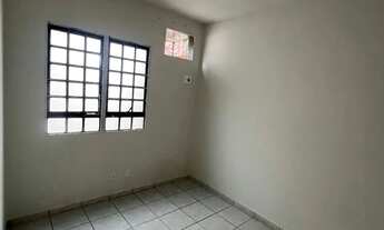 Imagem 5: Kitnet próxima a UFMT e Shopping 3 Américas - Quarto, sala e banheiro. 25 m²