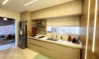 Imagem 2: Casa em Condomínio Churrasqueira e Varanda e piscina