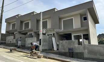 Imagem: Sobrados com 2 dormitórios, sendo 2 suítes