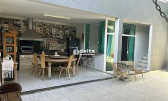 Imagem 5: Casa residencial térrea com 3 suítes disponível para venda no bairro Vigilato Pereira em U