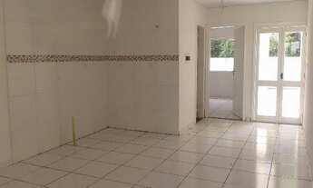 Imagem 3: Casa na 68 com Pátio imenso com Venda na Chave