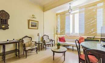 Imagem 4: 8 minutos a pé da praia do Leblon, em rua arborizada e segura