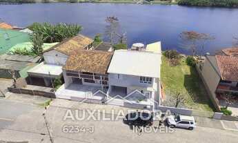 Imagem 2: Ótimo sobrado em Barra Velha localizado na beira da lagoa
