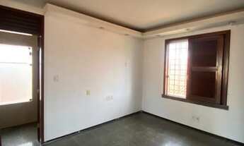 Imagem 5: Excelente casa de 1600m2 na Avenida dos Sambaquis no Calhau!!