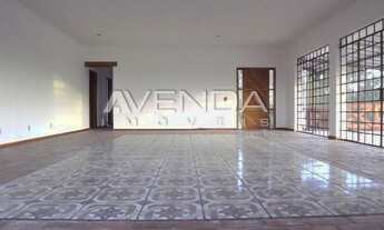 Imagem 4: Casa grande, com pé direito alto e terreno muito amplo; Próximo ao Hospital Vita, Comunida