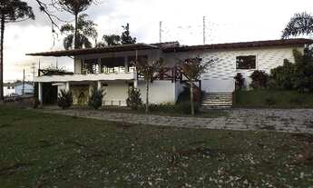 Imagem 3: Casa grande, com pé direito alto e terreno muito amplo; Próximo ao Hospital Vita, Comunida