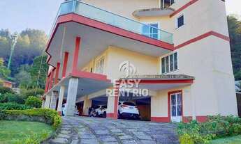 Imagem 2: 10 QUARTOS (04 SUÍTES), próximo a CBF, vista DEDO de DEUS, ÁREA de LAZER, à venda, 320 m²