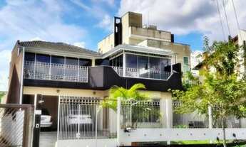 Imagem 2: Casa próxima do Park Shopping Barigui com sacada gourmet