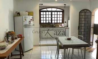 Imagem 2: Casa Sobrado - Bosque dos Eucaliptos - 3 Dormitórios - 180m²