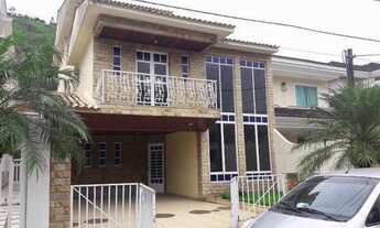 Imagem: Casa triplex em condomínio de alto padrão