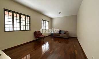 Imagem 4: Casa residencial com 4 quartos sendo 1 suíte disponível para locação e venda no bairro San