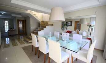 Imagem 2: Maravilhosa Residência - Terreno com 900 m2