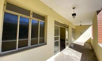 Imagem 2: Casa ampla à venda no Centro de Ponte Nova