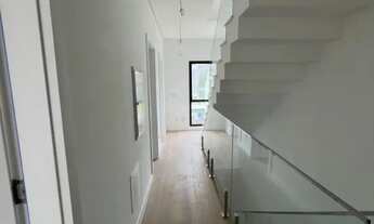 Imagem 5: Sobrado para Venda em Curitiba, Santa Cândida, 3 dormitórios, 3 suítes, 4 banheiros, 3 vag