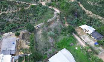 Imagem 2: Terrenos com 601,63m² (poço artesiano) e 608,9m² respectivamente. Três Km da BR-262