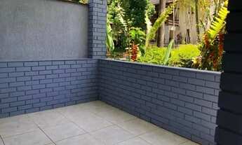 Imagem 5: Casa em condomínio no Alto, 160m2, varanda com jardim, 4 quartos e dependencias