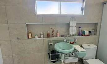 Imagem 5: 03 quartos, sendo 02 suítes 02 banheiros sociais 02 salas Cozinha Área de serviço Salão d