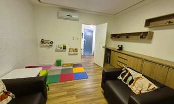 Imagem 3: Consultório decorado