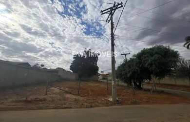 Imagem 2: Lote com 392 m²